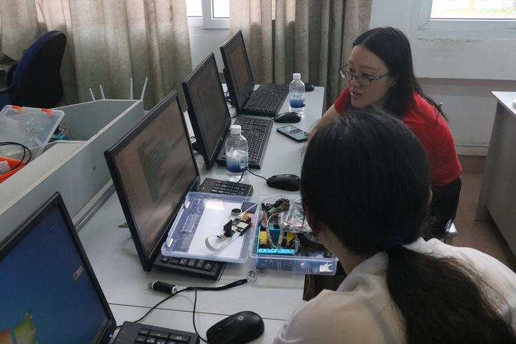 2020年乳源瑶族自治县中小学信息技术骨干教师创客教育与人工智能技能